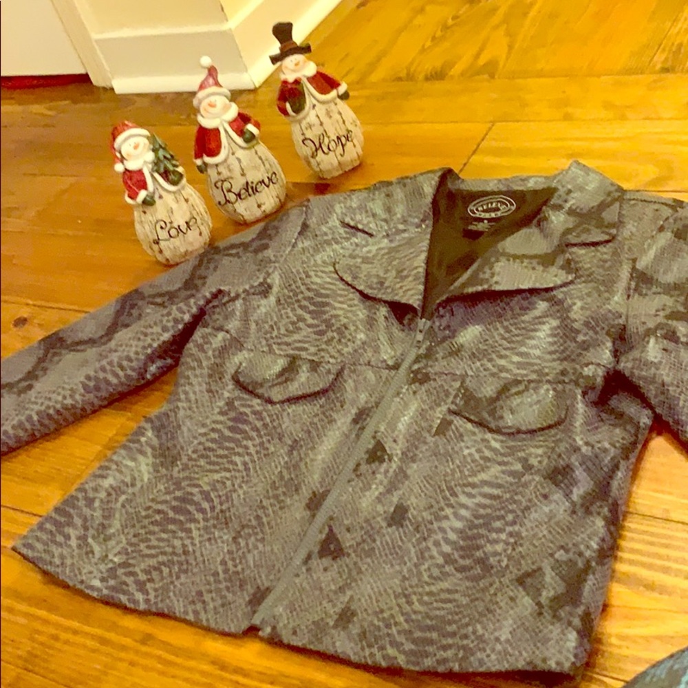 Cute jacket - Picture 1 of 6